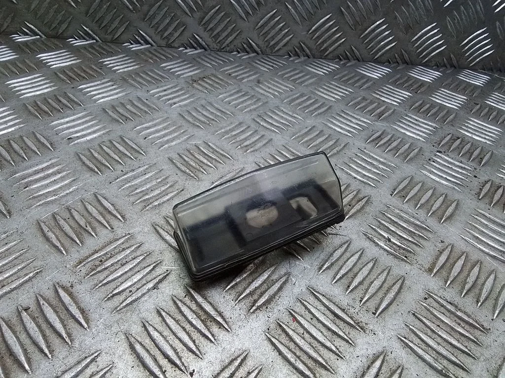 Numura zīmes apgaismojums – Toyota Prius (XW30) (2009-2015)
