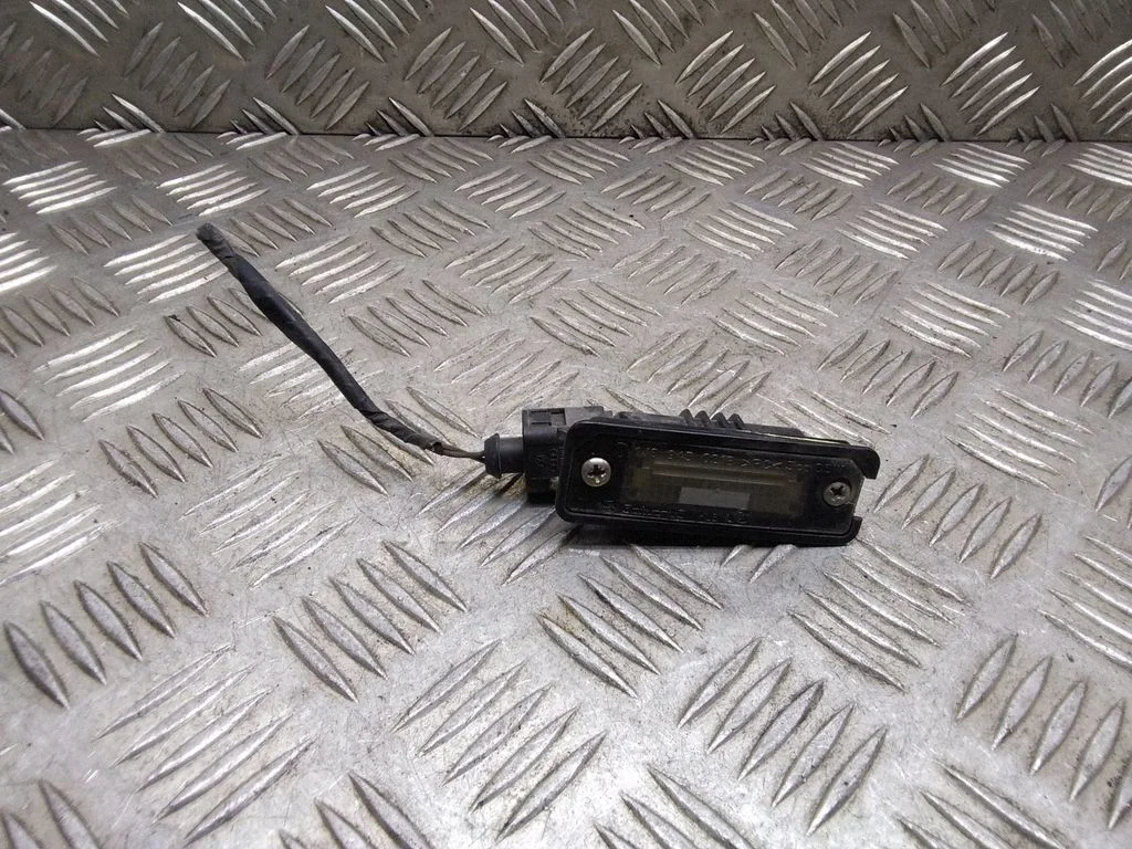 Oświetlenie tablicy rejestracyjnej – Volkswagen Golf Plus (2005-2013)