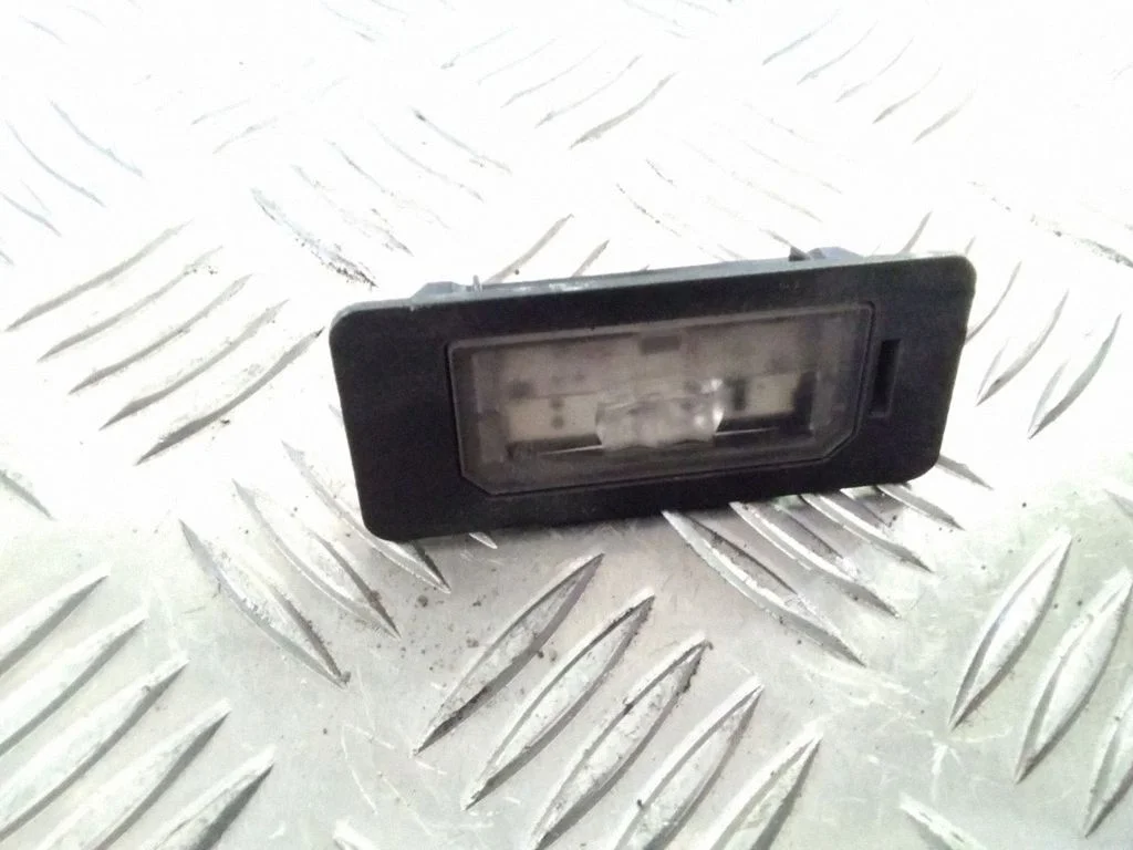 Numbrimärgi valgustus – BMW 3-seeria E90 E91 (2005-2012)