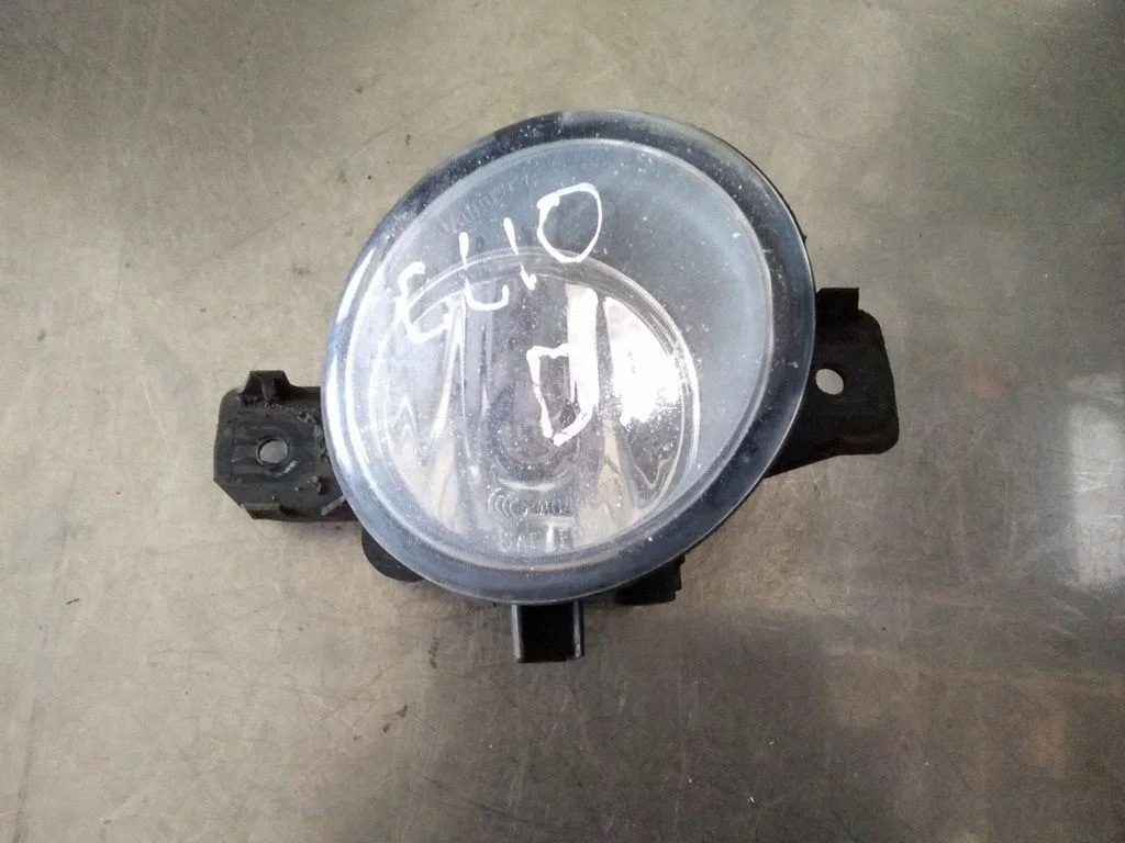 Front fog light – Renault Clio III (2005-2012)