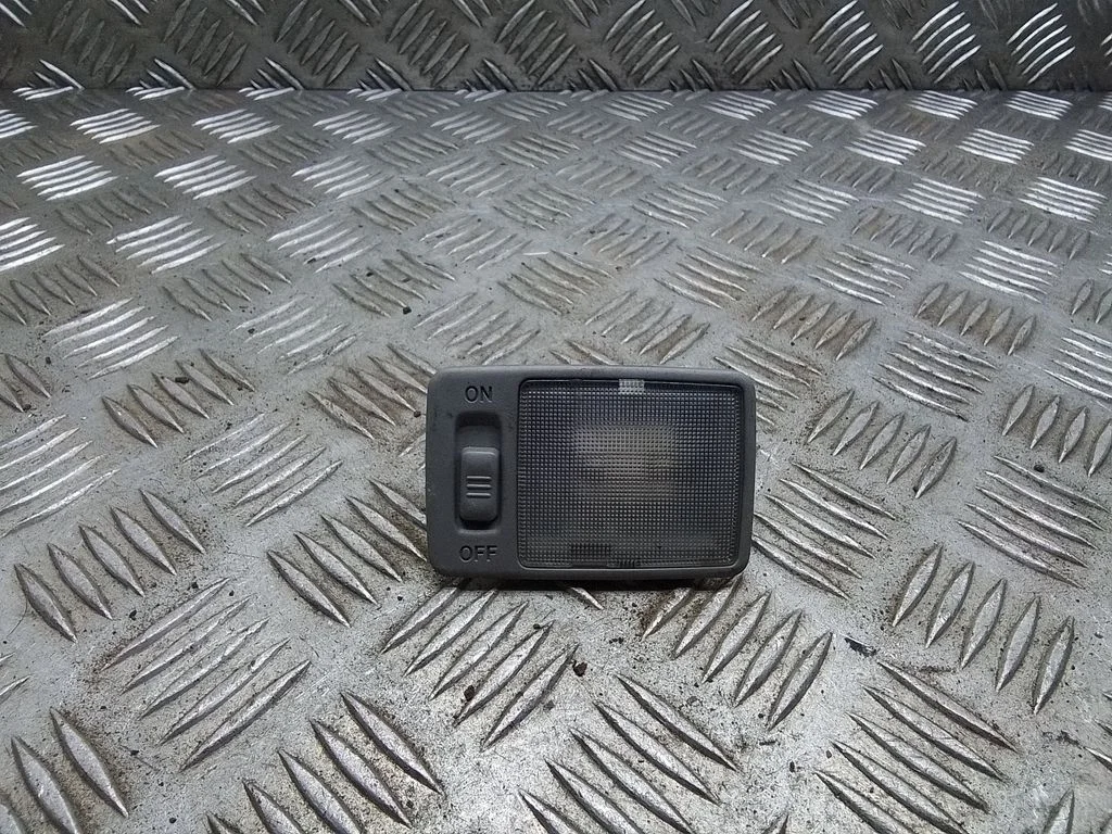 Aizmugurējo sēdvietu apgaismojuma lukturis – Toyota Prius (XW20) (2003-2009)