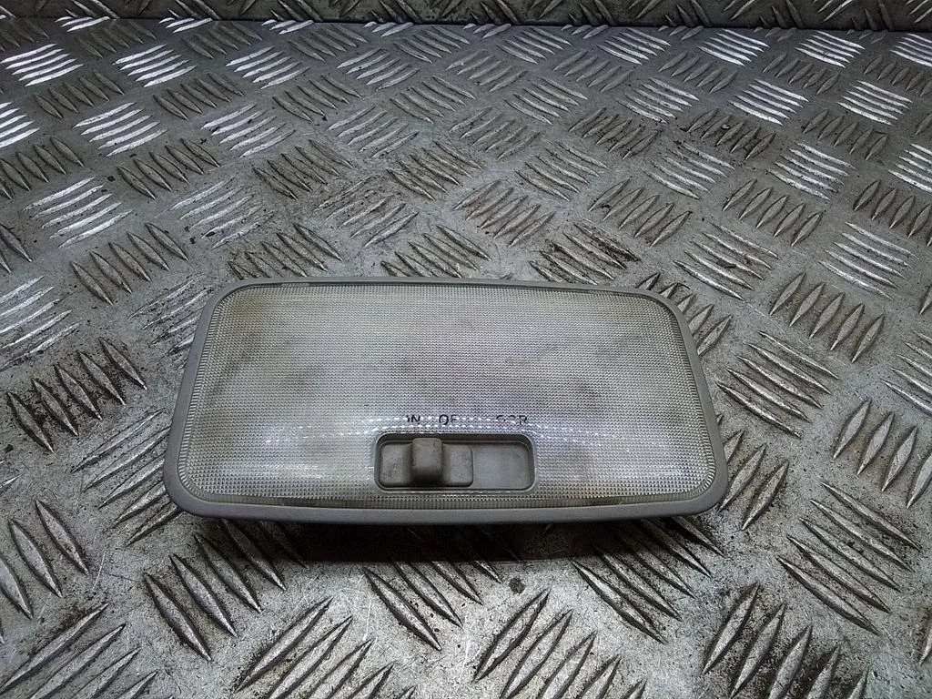 Aizmugurējo sēdvietu apgaismojuma lukturis – Toyota Prius (XW20) (2003-2009)