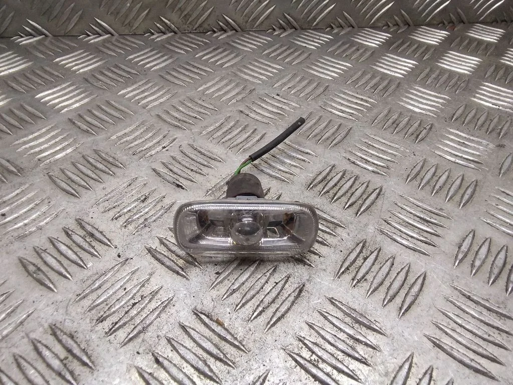 Poritiiva suunatuli – Audi A4 S4 B7 8E 8H (2005-2008)