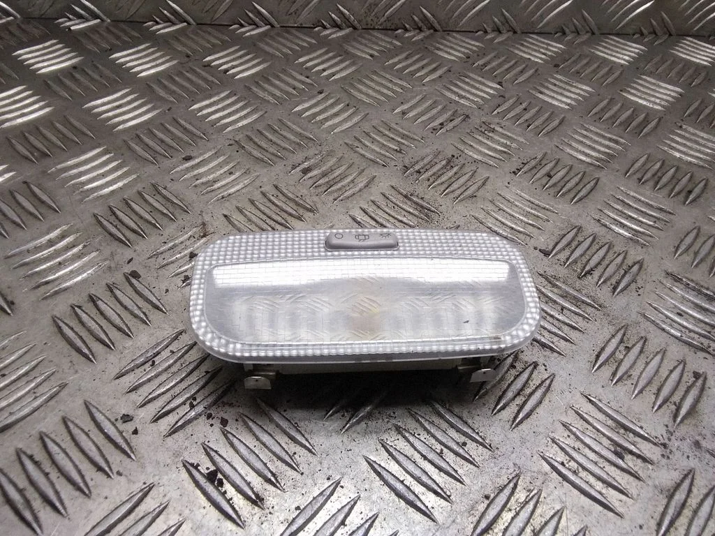 Tagaistmete valgustustuli – Citroen C4 I (2004-2010)