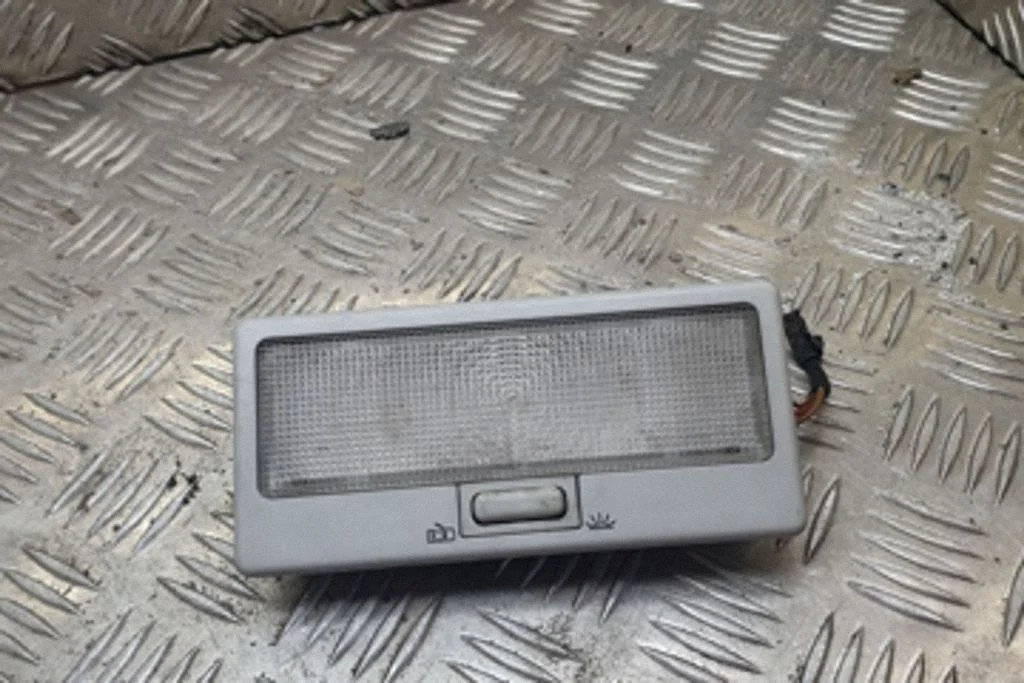 Tagaistmete valgustustuli – Volkswagen Sharan (2001-2010)