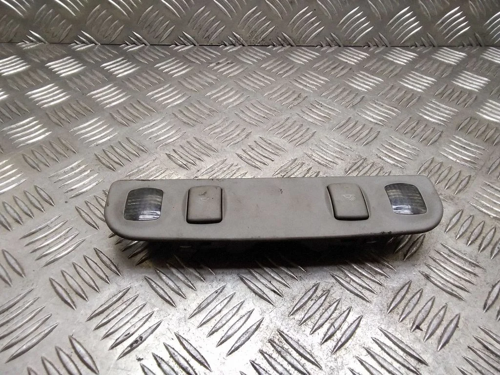 Tagaistmete valgustustuli – Audi A4 S4 B7 8E 8H (2005-2008)