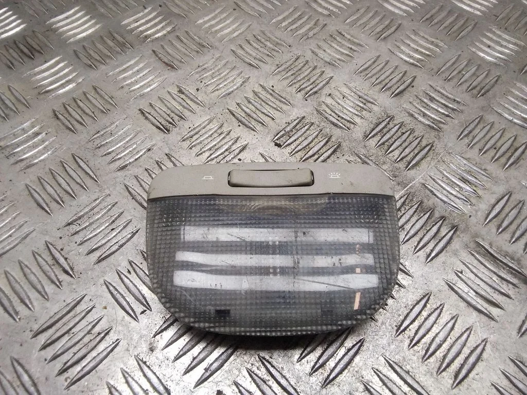 Tagaistmete valgustustuli – Subaru Legacy (2004-2006)
