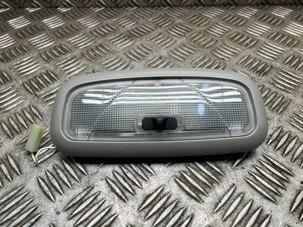 Priekšējo sēdvietu apgaismojuma lukturis – Ford Transit - Tourneo Connect (2009-2013)