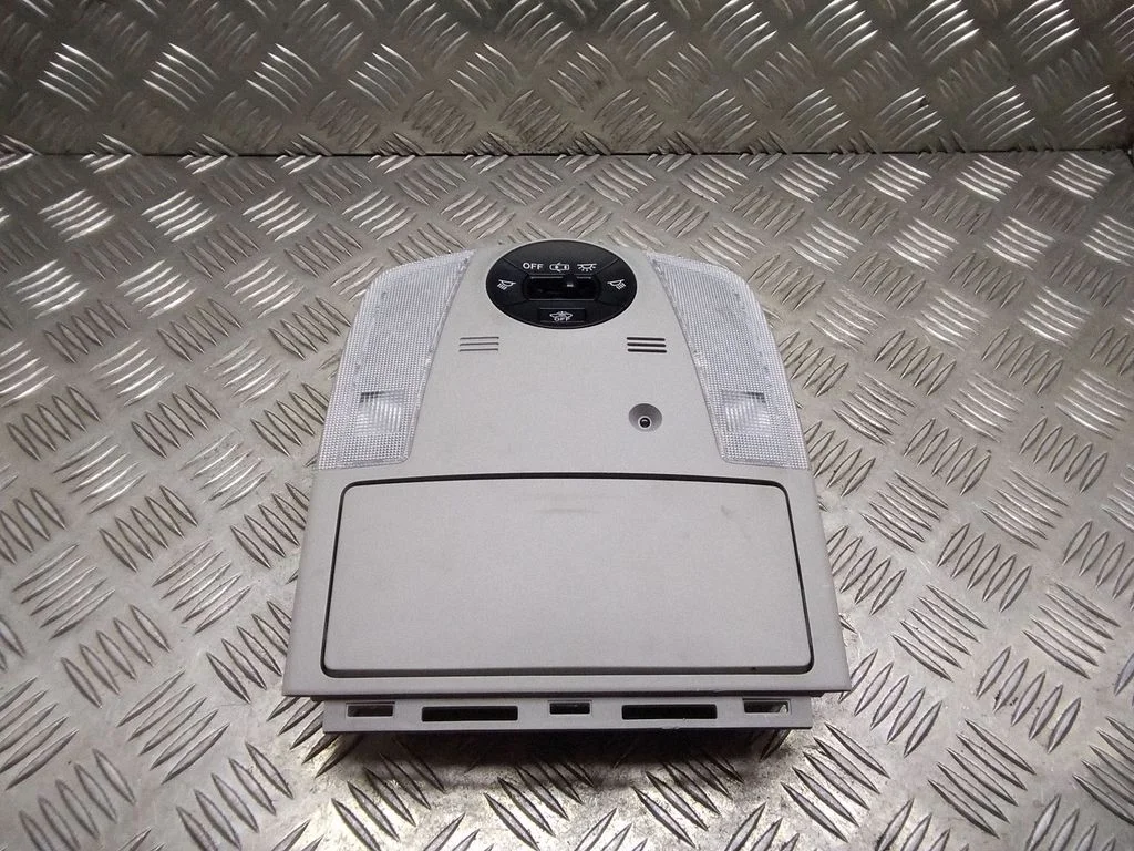 Lampka przednich siedzeń – Toyota Prius (XW30) (2009-2015)