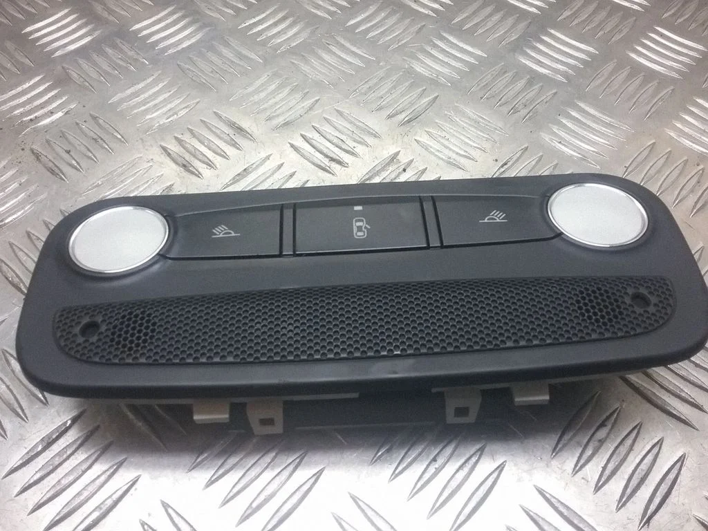 Esiistmete valgustustuli – Audi A4 S4 B7 8E 8H (2005-2008)