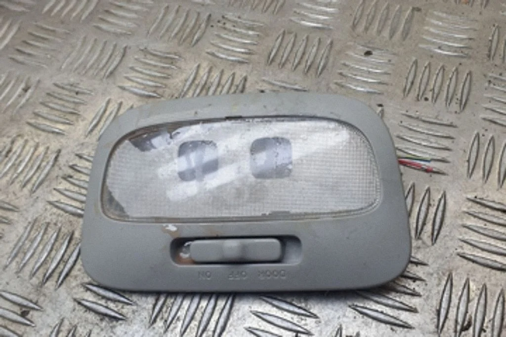 Front seat light – Toyota Yaris Verso (1999-2005)