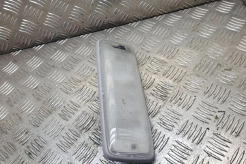 Front seat light – Mazda MPV II LW (1999-2007)