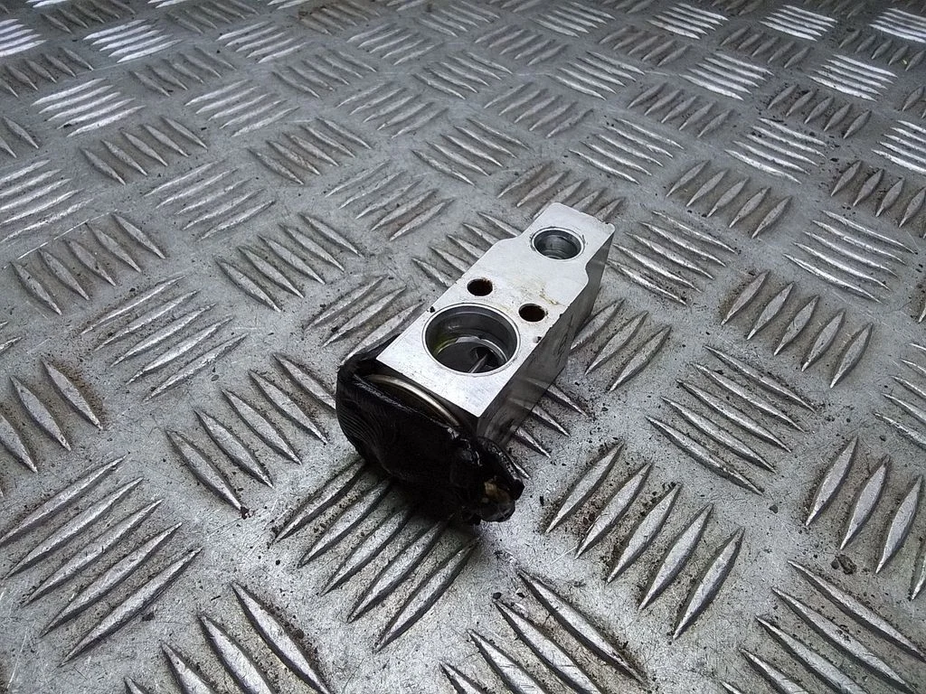 Kliimaseadme paisumisventiil – Toyota Prius (XW20) (2003-2009)