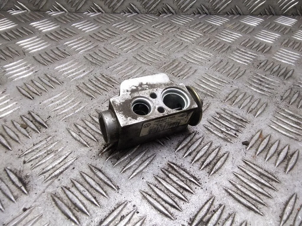 Air conditioning (A/C) expansion valve – Volkswagen Transporter - Caravelle T5 (2003-2015)