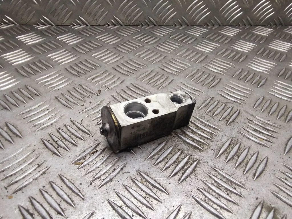 Kliimaseadme paisumisventiil – Toyota RAV 4 (XA20) (2000-2005)