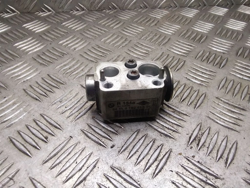 Air conditioning (A/C) expansion valve – BMW 3 Series E90 E91 (2005-2012)