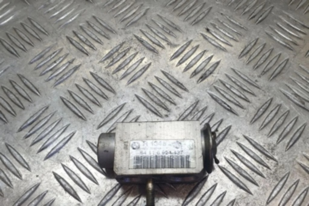 Air conditioning (A/C) expansion valve – BMW 3 Series E46 (1998-2005)