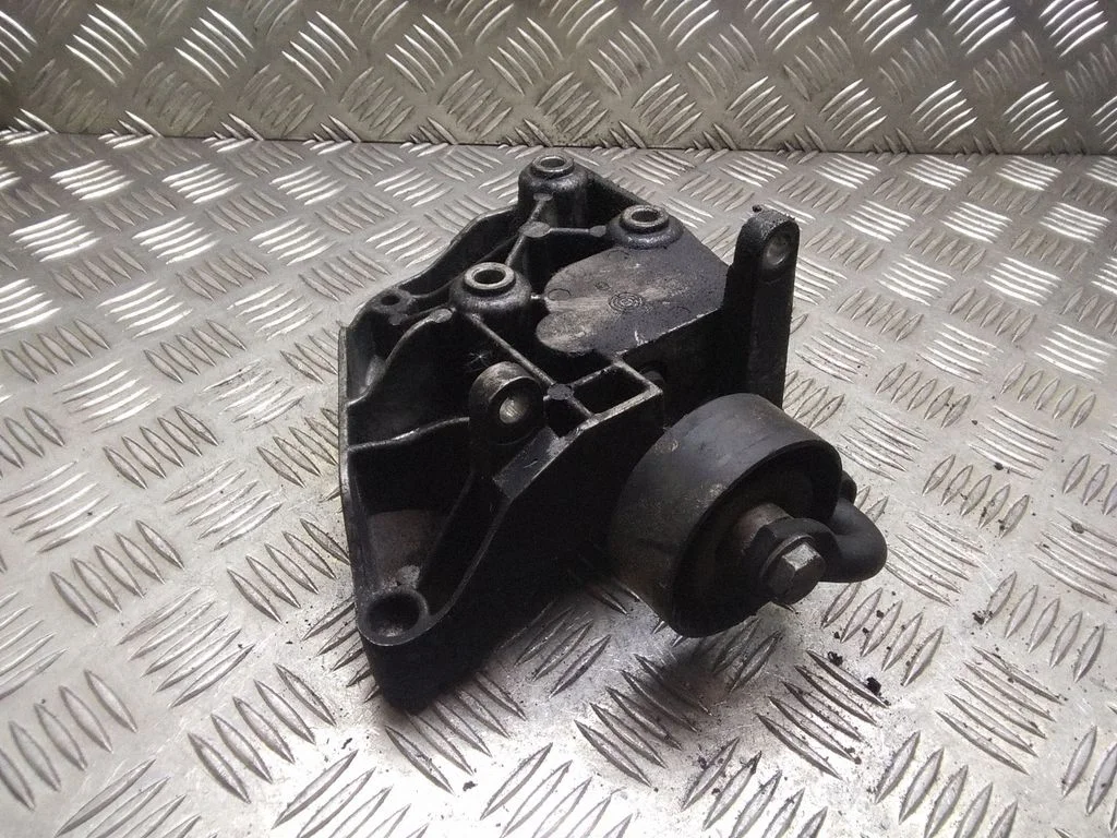 Wspornik sprężarki klimatyzacji – BMW Seria 3 E46 (1998-2005)