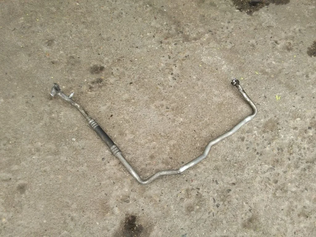 Air conditioning (A/C) pipe/hose – Volkswagen Transporter - Caravelle T5 (2003-2015)