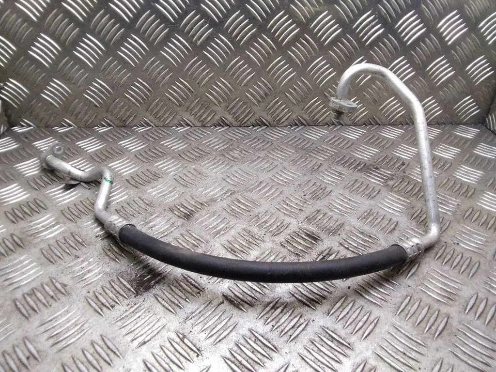 Air conditioning (A/C) pipe/hose – Nissan Qashqai+2 (2010-2014)