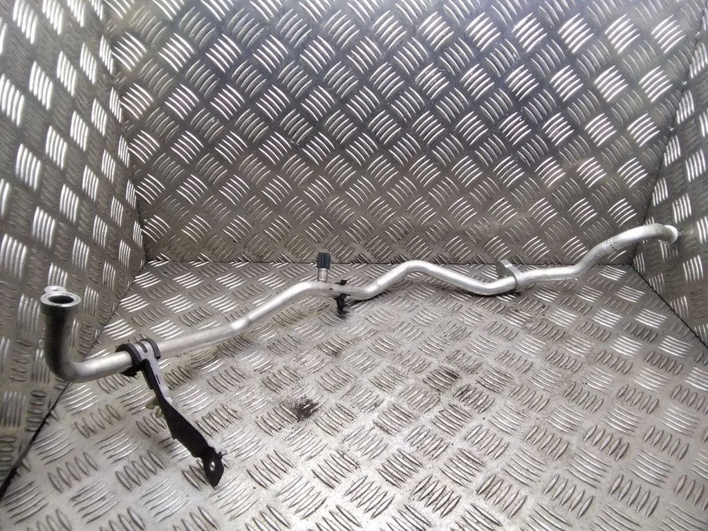 Air conditioning (A/C) pipe/hose – Nissan Qashqai+2 (2010-2014)