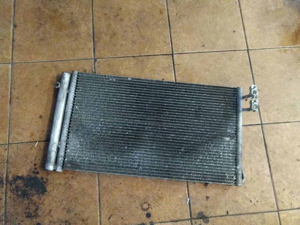 Gaisa kondicioniera dzesēšanas radiators (kondensators) – BMW 1. sērija E81 E87 (2004-2011)