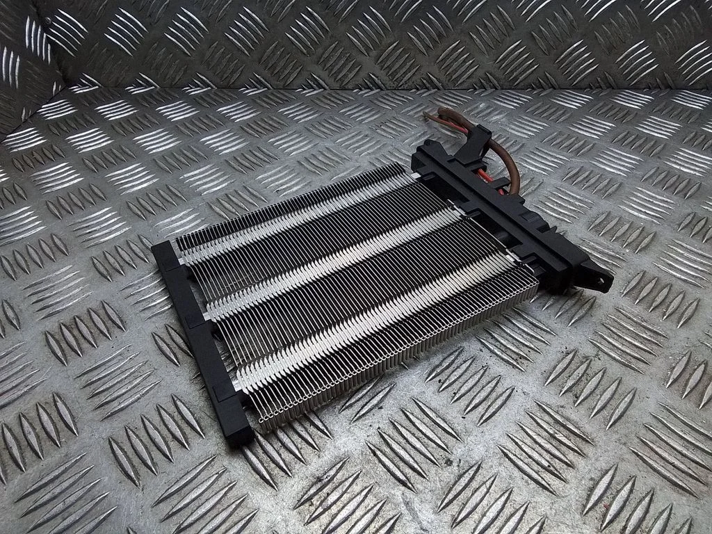 Elektriskais salona krāsniņas radiators 1K0963235F