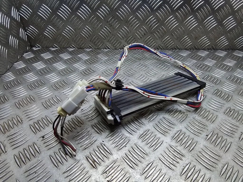 Elektriskais salona krāsniņas radiators – Toyota Prius (XW30) (2009-2015)