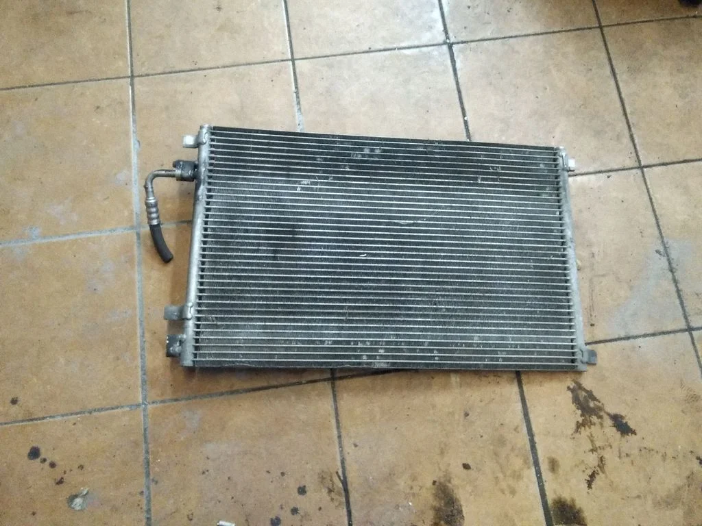 Gaisa kondicioniera dzesēšanas radiators (kondensators) – Renault Megane II (2002-2005)