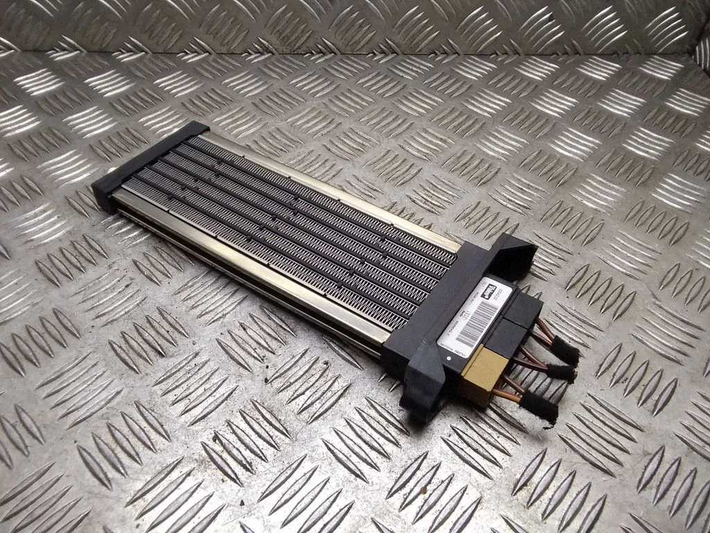 Elektriskais salona krāsniņas radiators – Audi A4 S4 B7 8E 8H (2005-2008)