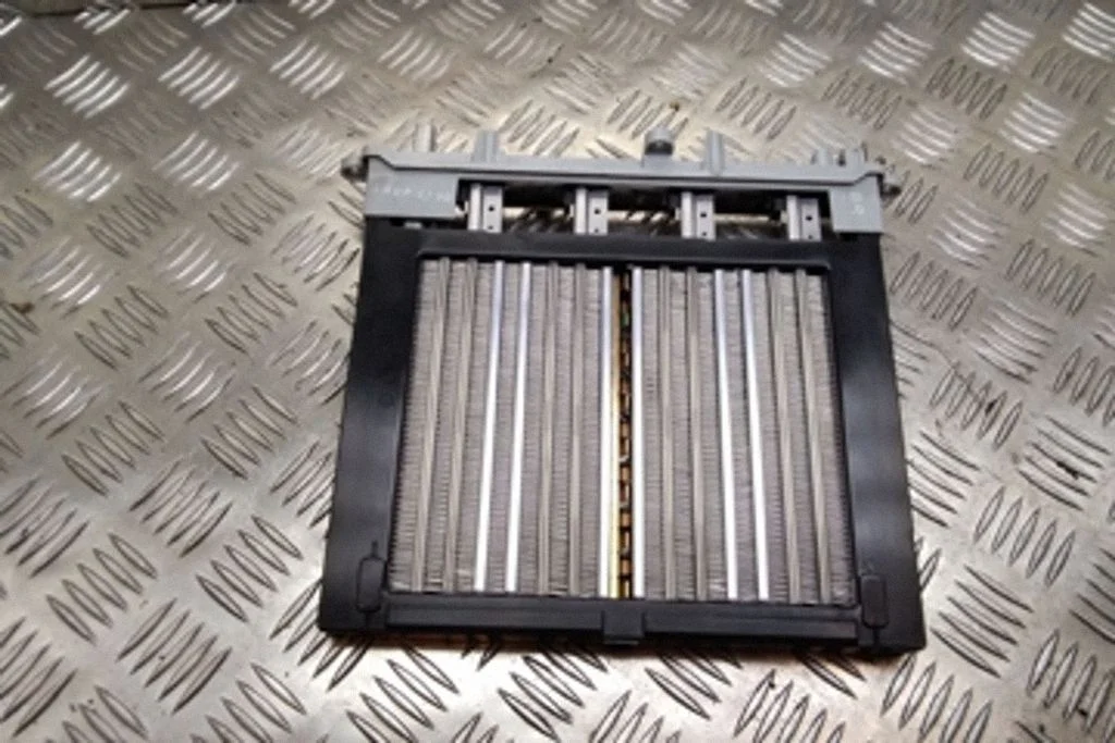 Elektriskais salona krāsniņas radiators A2118300861