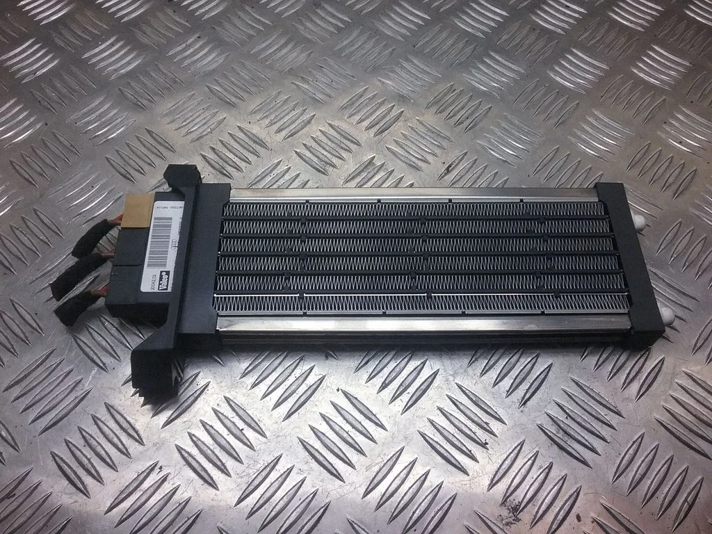 Elektriskais salona krāsniņas radiators – Audi A4 S4 B7 8E 8H (2005-2008)