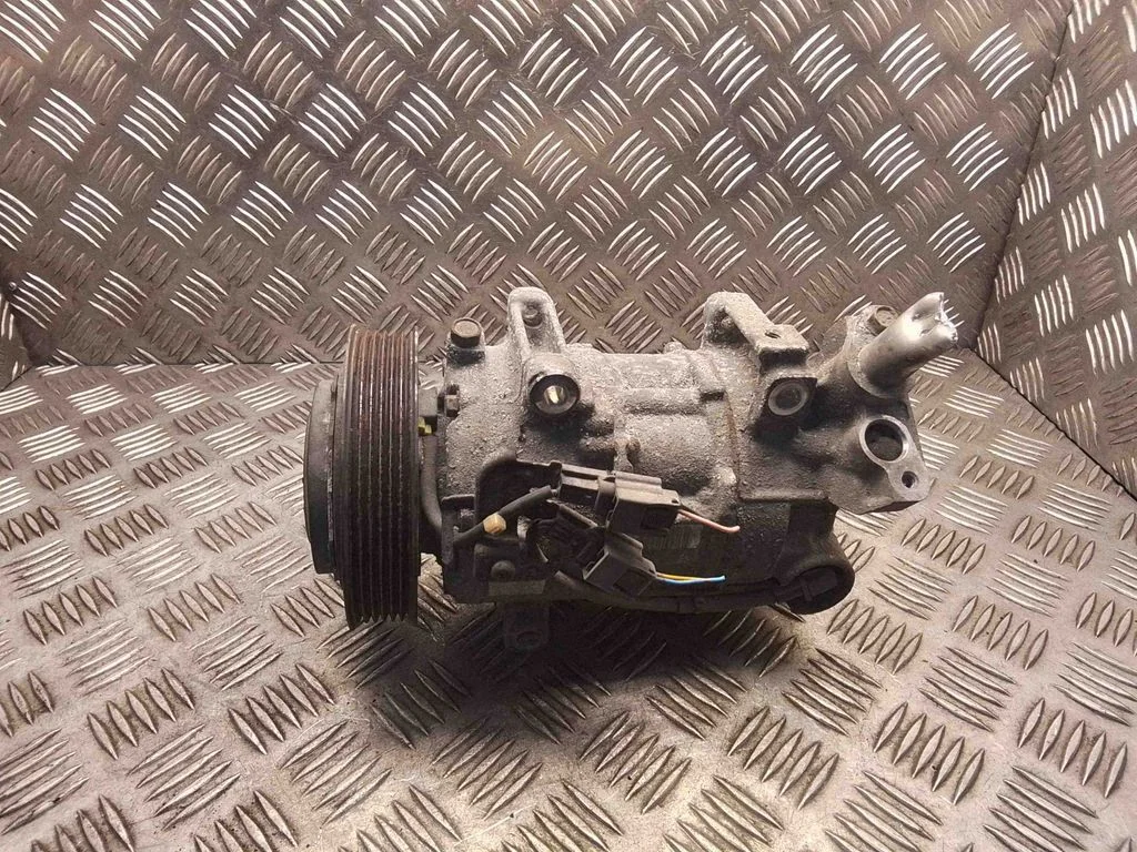 Kliimakompressor (pump) – Nissan Qashqai (2010-2014)