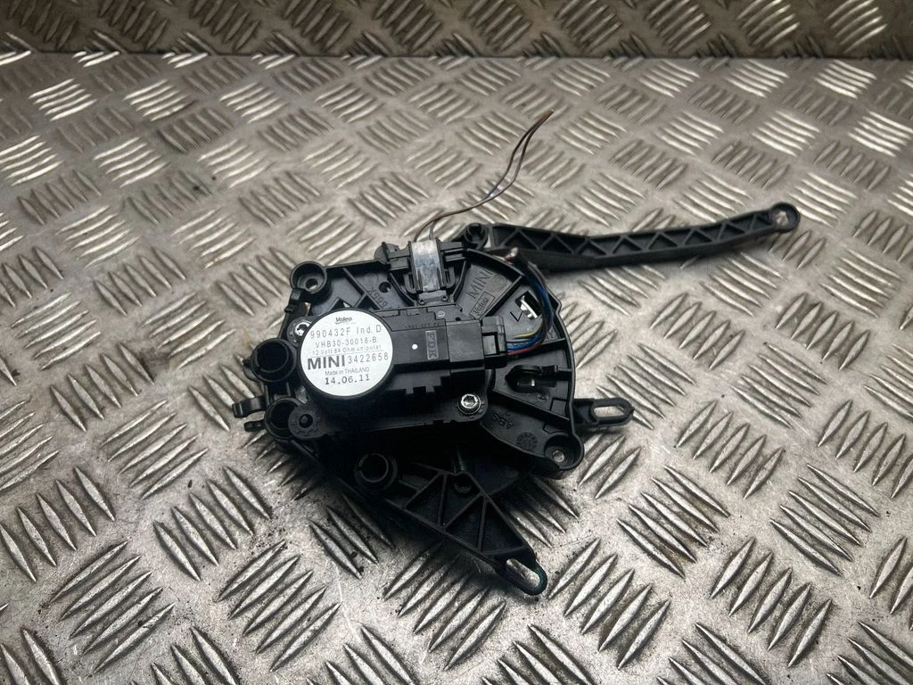 Silniczek klapki nawiewu – Mini Cooper Countryman R60 (2011-2016)