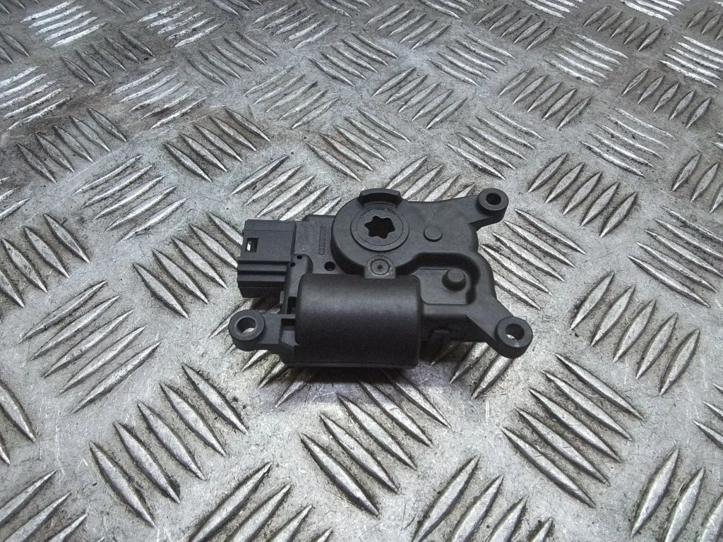 Silniczek klapki nawiewu 5Q0907511A – Audi RS3 (2015-2019)