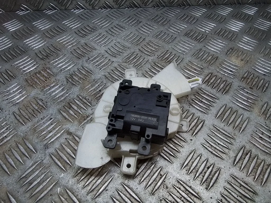 Air flap motor/actuator – Lexus RX 450H (2016-)