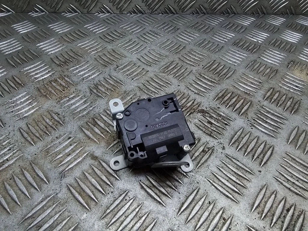 Air flap motor/actuator – Lexus RX 450H (2016-)