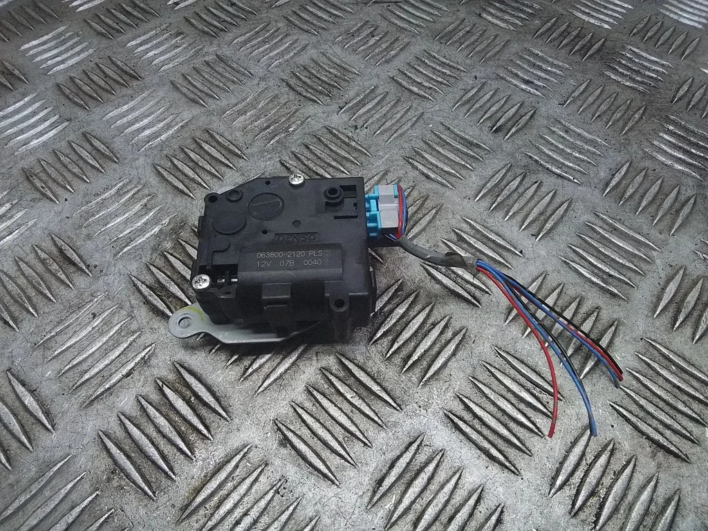 Air flap motor/actuator – Toyota Prius+ (ZVW40) (2011-2018)