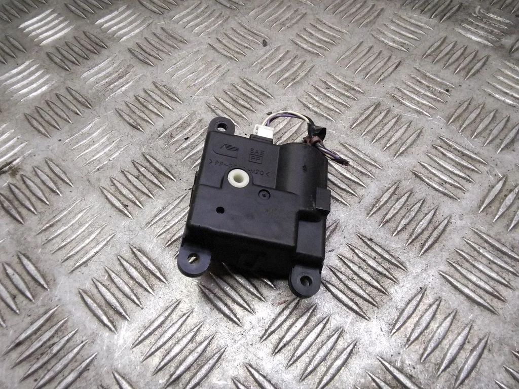 Air flap motor/actuator – Nissan Qashqai+2 (2010-2014)