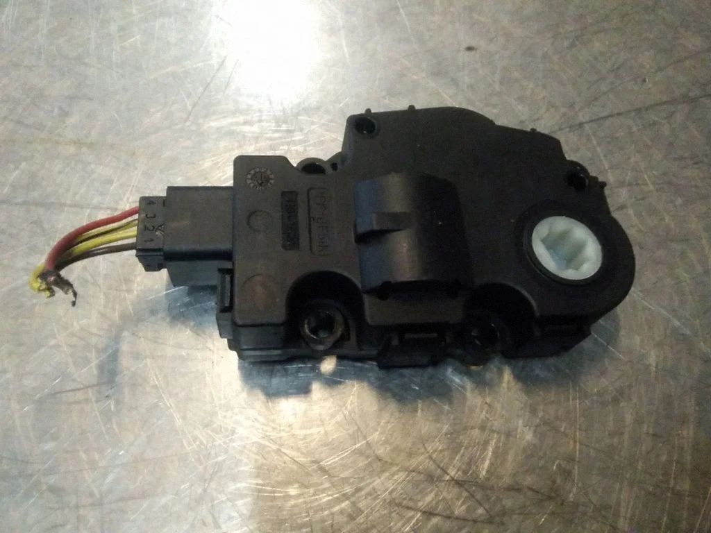 Air flap motor/actuator – BMW 3 Series E90 E91 (2005-2012)
