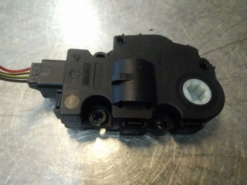 Air flap motor/actuator – BMW 3 Series E90 E91 (2005-2012)