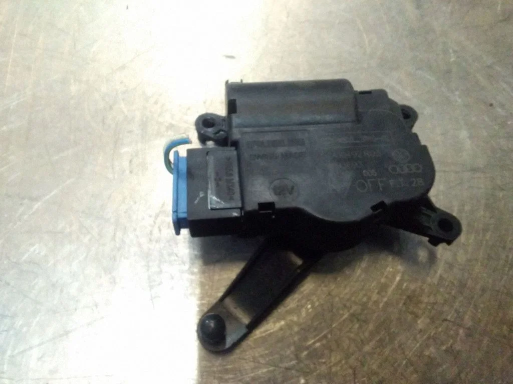 Air flap motor/actuator – Volkswagen Transporter - Caravelle T5 (2003-2015)