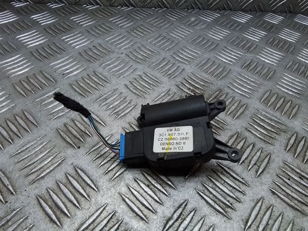 Air flap motor/actuator – Volkswagen Tiguan (2007-2016)