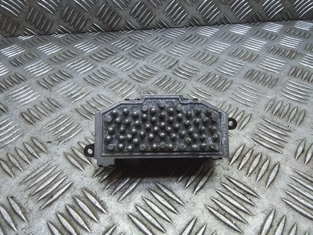 Heater blower motor/fan resistor – Volkswagen Golf Plus (2005-2013)