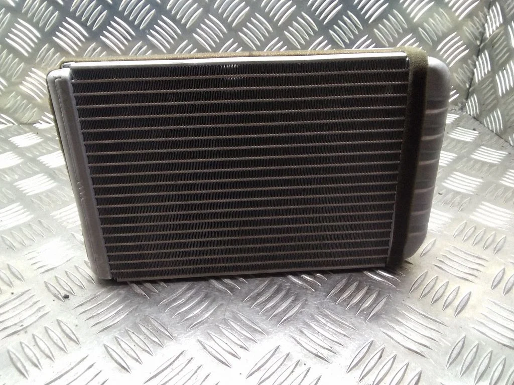 Krāsniņas radiators – Opel Astra H (2004-2012)