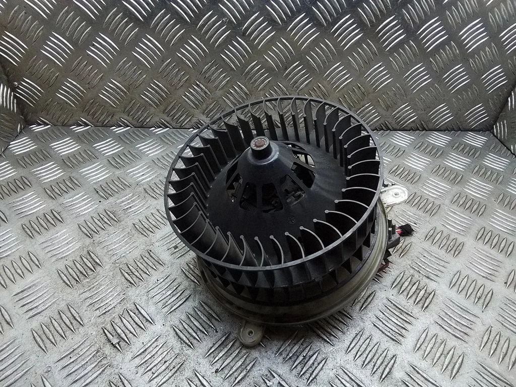 Heater fan/blower – Mercedes-Benz E-Class W210 (1995-2002)
