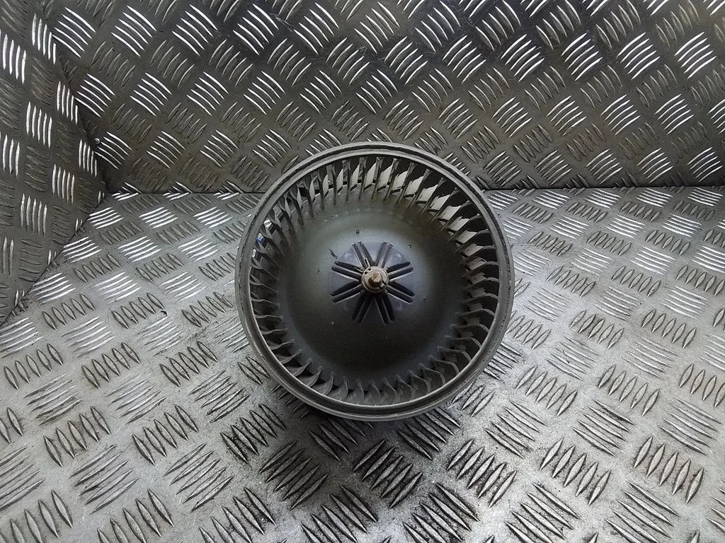 Heater fan/blower – Volvo S40, V40 (1995-2004)