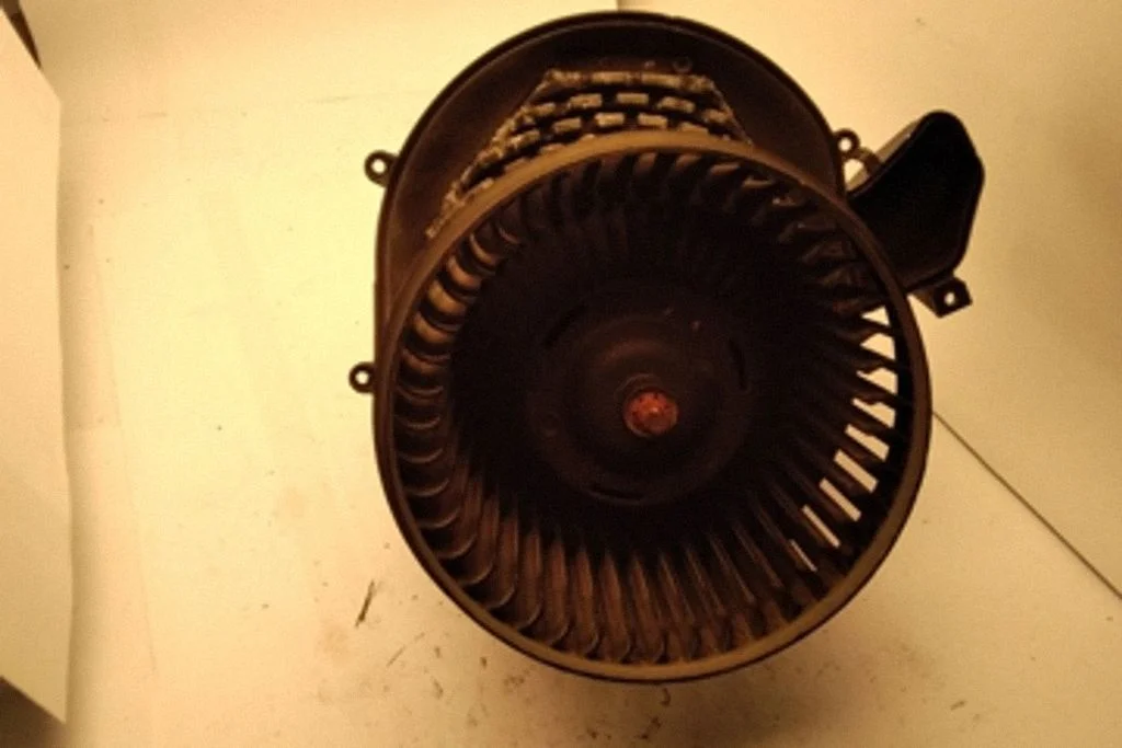 Krāsniņas ventilators/pūtējs – Volvo S80 (2004-2006)