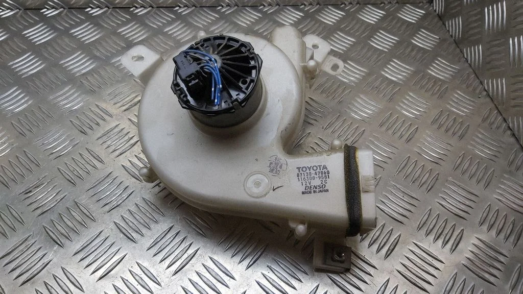Krāsniņas ventilators/pūtējs – Toyota Prius (XW10) (1997-2003)