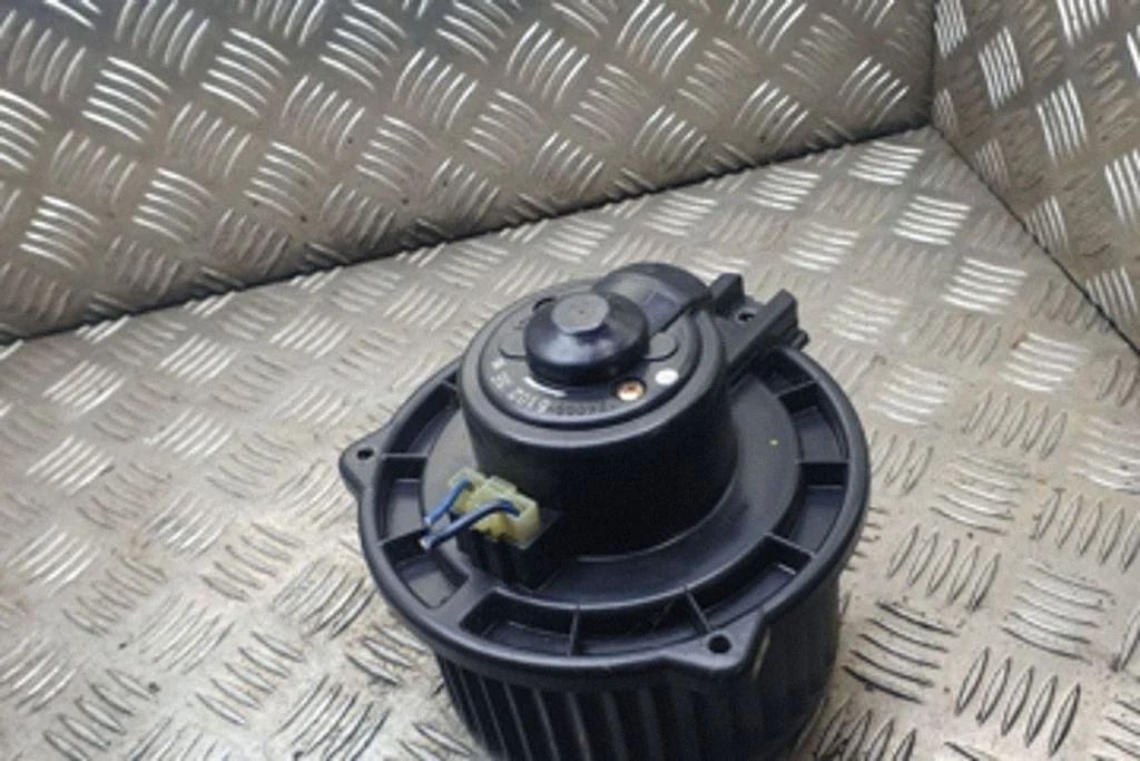 Heater fan/blower – Mazda MPV II LW (1999-2007)